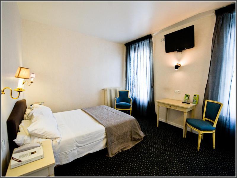 Hotel Arquier Les Milles Room photo